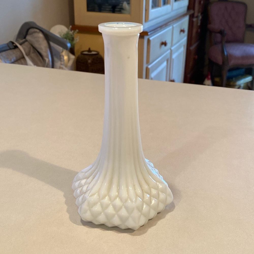 Vintage Hoosier Milk Glass Bud Flower Vase- Diamond Cut Quilt Pattern 1960’s